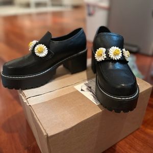Cute Koi footwear black Daisy loafers, size 8.5-9 UK 6